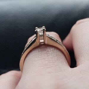 Elegant Gold and Silver Women's Ring